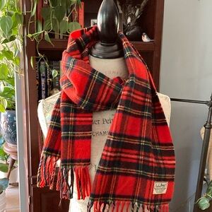 Ll Bean 100% lambs wool scarf